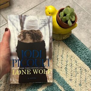 Lone Wolf by Jodi Picoult